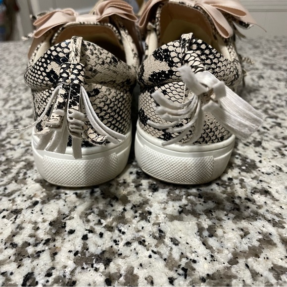 Jolimall Snakeskin Print Sneaker Shoes with Tassels Size 6 - Picture 4 of 12